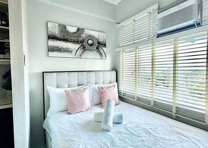 Two Condominium, Alabang - Olive Apartment *